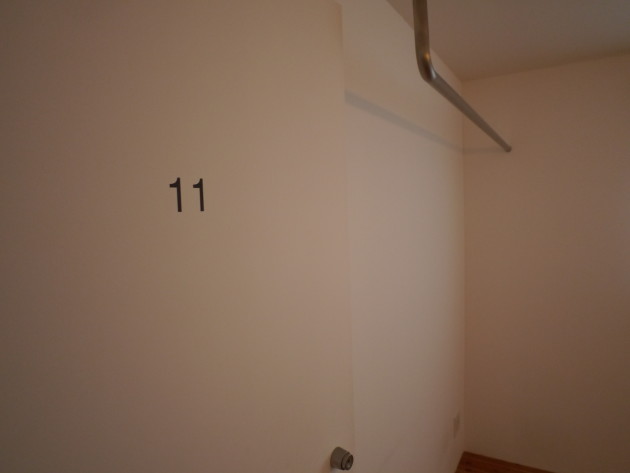 シェアハウスLT城西11号室：社会人限定。個室の様子。